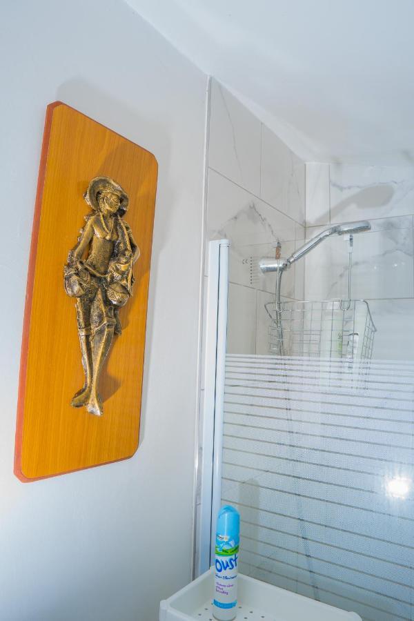 The Highfield Villa, 5 Bedrooms, Northampton Centre, Sleeps 10 ภายนอก รูปภาพ